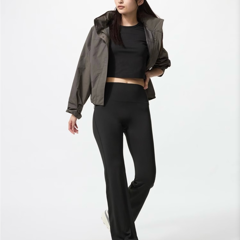 Uniqlo Women's Black Flare Pants